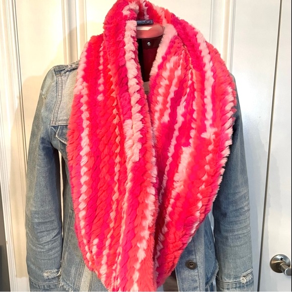 jocelyn Accessories - NWT Jocelyn faux fur infinity scarf